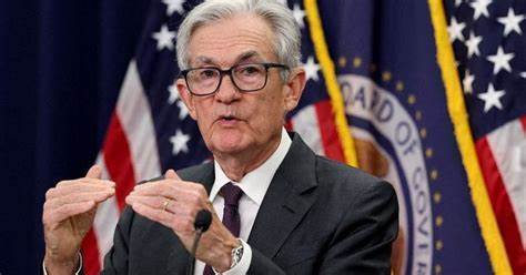 本文深入探讨即将公布的美联储利率决策可能出现的三种情景,详细分析每种结果对股票市场及投资者情绪的影响,帮助读者全面理解当前宏观经济环境与金融市场动态。
