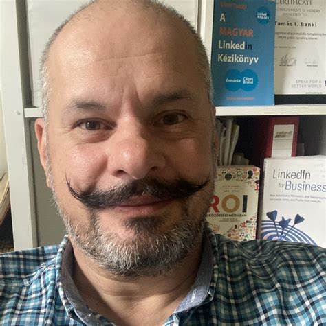 深入探讨Eric Martinez在微软作为产品营销经理的职业生涯,重点介绍他如何通过创新的演示设计推动产品推广和客户体验优化。本文从职业背景、工作职责、技能优势到行业影响力,全面剖析这位行业精英的职业轨迹与营销理念。
