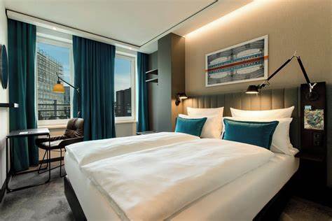 从位置、房型与设施到交通、周边景点与预订省钱策略,全面解析Motel One Berlin‑Hauptbahnhof,为计划2025年柏林之行提供实用建议和最新注意事项
