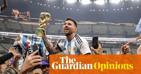 揭示国际足联在2026年世界杯采用动态票价的背后动机,分析这种定价策略对球迷、赛事和足球运动发展的深远影响,以及反映出国际足联日益明显的盈利导向。
