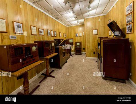 深入了解早期电视技术的发展历程与历史遗产,探索早期电视基金会与博物馆如何致力于保护和展示机械电视到彩色电视的珍贵藏品以及相关文化价值。
