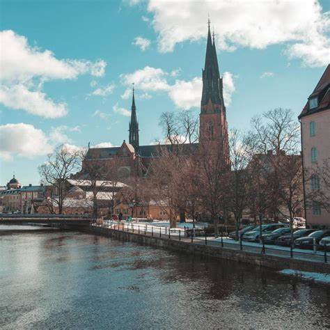 深入解析斯德哥尔摩主要机场的交通选择,包括火车、巴士和出租车服务,帮助旅客高效规划行程,畅游瑞典首都及周边美丽城市。
