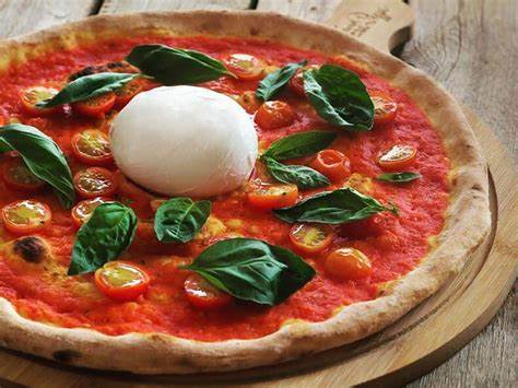 深入了解吉达最受欢迎的五家披萨餐厅,感受沙特阿拉伯独特的披萨风味和丰富的饮食文化,从传统口味到创新菜单,一探当地披萨爱好者的心头好。
