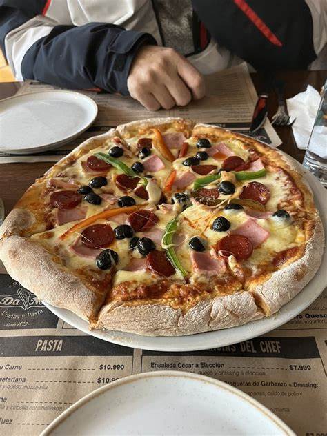 深入介绍位于智利San Bernardo、RM 8050000附近的优质披萨选择、口味特色、就餐体验及使用Yelp筛选和比较店家的实用建议,帮助本地居民与游客找到最合心意的披萨并掌握点餐与就餐技巧。
