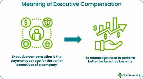 探讨美国顶级企业CEO薪酬的构成、历史趋势及其与普通员工收入的对比,揭示企业薪酬制度变化与经济不平等的联系,为读者提供全面的高管薪酬知识和最新数据分析。

