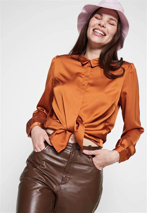 深入解析Zalando上的女性服装选择,了解如何利用这一平台轻松获取最新时尚潮流,提升个人衣橱的多样性和品质。
