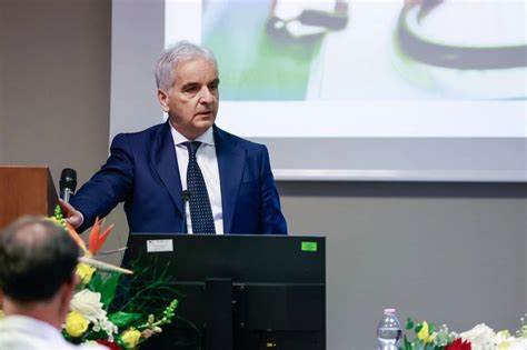 介绍 Albo Online(aol.aslroma2.it)的功能与使用技巧,解释站点中常见字段含义、法律背景和操作步骤,帮助公众快速查找、下载和验证 ASL Roma 2 公示文件并维护信息透明与合规性
