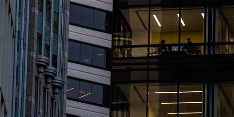 利率下调助力商业地产市场焕发新活力
