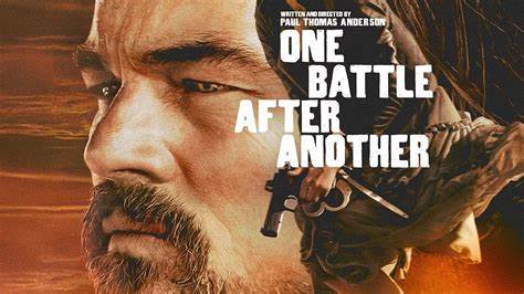 从保罗·托马斯·安德森的新作《One Battle After Another(暂译:一场战斗接一场战斗)》出发,剖析好莱坞如何把革命叙事商品化、世代断裂如何改变政治影像的表达,以及电影美学与现实政治之间越发紧密又矛盾的关系
