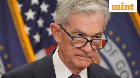 美联储近期下调利率,引发市场广泛关注。然而,降息背后复杂的经济信号和潜在风险提醒投资者需保持谨慎,全面理解当前货币政策对未来经济走势的影响至关重要。
