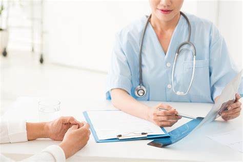 深入探讨Clover Health Investments, Corp.的商业模式、市场前景及技术优势,揭示其在庞大的Medicare Advantage市场中的增长潜力和投资价值。
