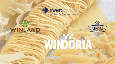 投资公司Investindustrial通过合并美国私标食品制造商Winland Foods与意大利著名食品企业La Doria,创建了年销售额达40亿美元的Windoria集团,彰显私标食品市场的快速增长与全球化趋势。新集团凭借其强大的垂直整合供应链和全球生产布局,为零售和餐饮行业客户提供多样化、高品质的产品,未来还将以并购为驱动力,持续扩大全球市场影响力。
