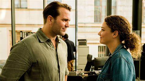 探索历史情色电影的独特魅力,深入了解其文化背景与艺术价值,感受影视作品中那穿越古今的激情与故事。
