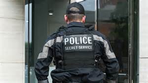 报道揭示了一起针对纽约市手机通信网络的未遂破坏行动,其范围、人手与技术手段均远比最初披露的更大,文章梳理调查进展、潜在风险、通信抗干扰策略与公共安全影响,提供背景与专家视角帮助读者理解事件全貌。
