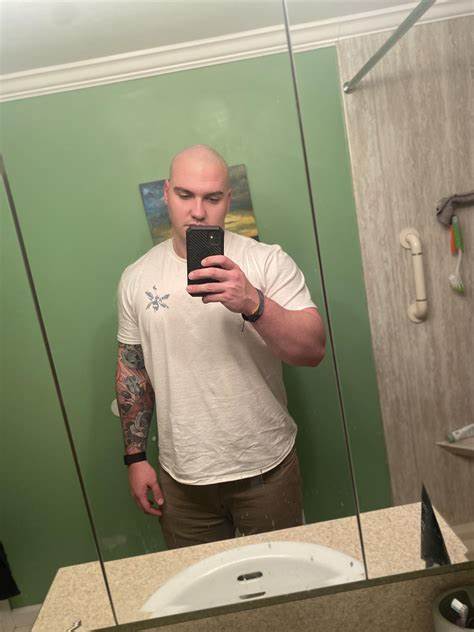 探讨女性体重波动背后的社会压力与公众态度,深入分析现代社会中瘦身文化的影响,以及如何在自我接纳与健康追求之间找到平衡。
