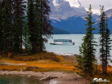 从几乎枯竭的梅迪辛湖到碧蓝深邃的马琳湖,探寻地质奥秘、原住民传说、精致的观光路线与尊重圣地的旅行建议
