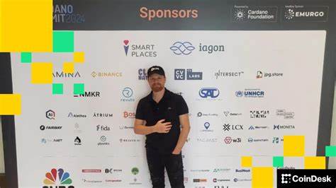 随着加密货币市场对稳定币的需求不断增加,OKX交易所推出基于USDG的4.1%年化收益率,吸引更多投资者关注和参与。稳定币作为数字经济不可或缺的桥梁,正迎来新一轮的竞争与创新。本文深入解析OKX的战略布局及稳定币市场的最新动态。
