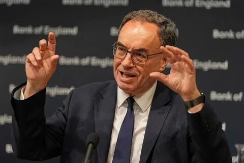 英国央行行长安德鲁·贝利提出稳定币可能推动将货币职能与信贷职能分离,从而降低对商业银行的依赖,带来支付创新与监管挑战,文章分析潜在经济影响、技术实现、监管路径与政策建议。
