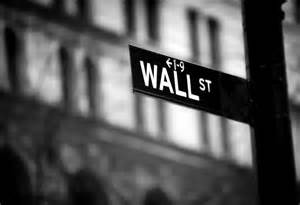 解析美联储追加降息预期如何影响股市、债市与大宗商品,剖析科技、芯片、金融、能源与黄金等板块的异动逻辑,提供可操作的投资策略思路与风险管理建议,帮助投资者在不确定性中把握机会。
