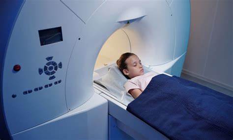 介绍一种能检测微小脑部病灶的人工智能工具如何加速儿童癫痫诊断,进而推动更精确的手术和个体化治疗,带来长期无癫痫发作的可能性
