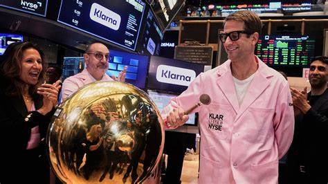 Klarna在首日公开交易中股价大幅上涨,彰显其在全球金融科技行业的重要地位和市场潜力。本文深入探讨Klarna成功的关键因素、行业影响和未来发展前景,解读其在数字支付领域的战略布局和投资价值。
