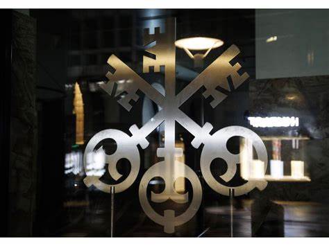 解析瑞银财富管理高层关于新客户对ESG投资复兴的判断,探讨人口结构、监管环境、产品创新与尽职调查如何共同塑造可持续投资的下一轮增长机遇
