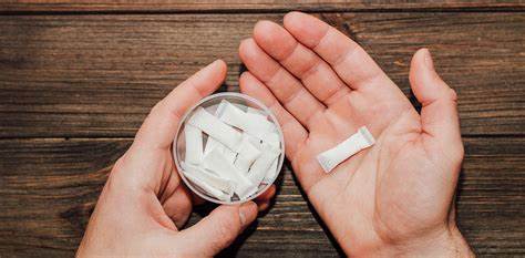 探討網紅影響力對尼古丁口袋產品使用量增長的推動作用,解析市場趨勢和消費者行為的變化。
