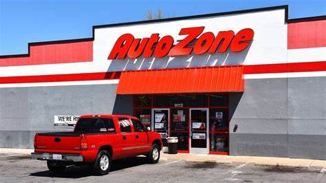 AutoZone正通过大规模开店战略,持续提升市场竞争力和业务规模,力图在激烈的汽车零部件市场中占据更大份额,并通过国际扩展和多方面运营优化推动公司长期发展。
