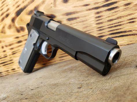 深入探讨WristWrecker5000这款顶级.50BMG口径1911手枪,揭示其设计特点、射击体验和使用技巧,带来极致射击的视觉与实战享受。
