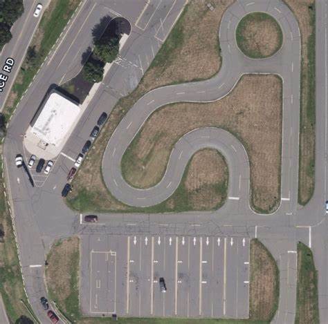 深入解析新泽西州劳伦斯维尔贝克斯盆地的道路测试流程,详解考试环节、注意事项及通关技巧,助力考生自信应考顺利拿证。
