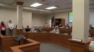 探讨霍金斯县县议会近期决定禁止加密货币矿场的背景、原因及其对当地经济和社会的影响,深入解析加密挖矿行业的挑战与未来趋势。
