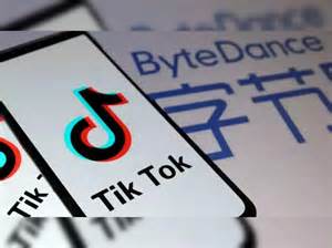 围绕特朗普政府时期提出的抖音(TikTok)美国业务交易方案,报告称字节跳动可能获得约五成利润分成。本文深入分析交易背景、结构设想、数据与安全疑虑、对创作者与广告主的影响,以及未来监管与法律风险,帮助读者全面理解这项潜在安排的经济与政治含义。
