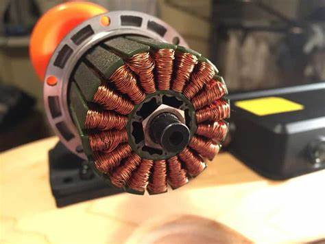 探讨无刷直流电机(BLDC电机)转变为音乐乐器的可能性,分析其原理、实现方式及在音乐创作中的创新价值,揭秘机械与音乐完美结合的新趋势。
