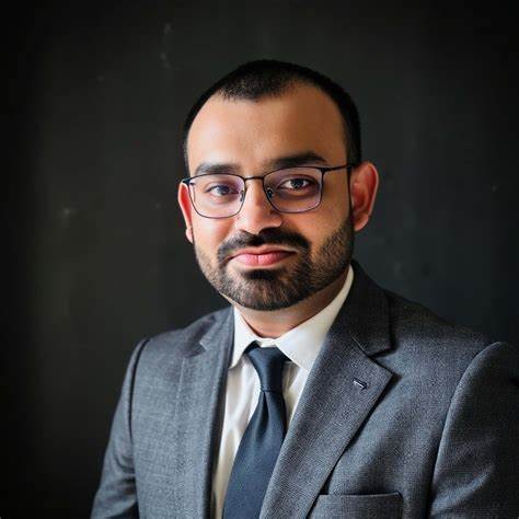 帕兰蒂尔成功与拥有109年历史的航空防务巨头达成AI合作协议,标志着其在智能制造和国防领域的重要突破。该合作不仅提升了生产效率,也加速了AI技术在国防制造中的落地和应用,彰显了帕兰蒂尔在人工智能领域的强大实力和市场影响力。
