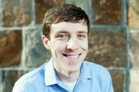 本文深入解析如何利用401(k)账户中的68万美元储蓄、每月1600美元的养老金以及15万美元现金储备,实现62岁时的退休梦想,助你科学规划退休财务生活。
