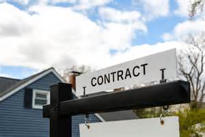 八月份美国待售房屋合约显著回升,反映按揭利率下降对购房需求的提振。本文从数据解读、区域差异、利率成因及未来走向出发,为购房者、卖方、中介与投资者提供实用策略与风险提示,帮助读者把握当前房地产市场变化带来的机会。
