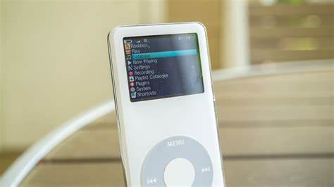 探索Rockbox作为数字音乐播放器免费替代固件的广泛兼容性、功能特点及其在DIY播放器改造和音乐爱好者群体中的重要地位。全面解析Rockbox的安装支持、设备兼容性,以及社区发展动态。
