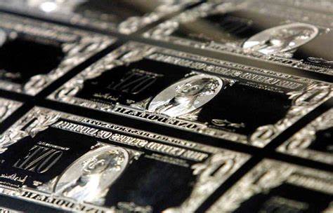 在复杂多变的金融环境中,理解理财经理面临的压力与困境,有助于投资者更理性地评估资产管理表现与风险控制,从而建立更有效的客户沟通与长期合作机制。
