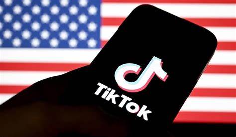 本文全面解析TikTok在美国剥离业务的潜在成本,包括基础估值、政府费用、交易整合费用与后续合规开支,深入探讨这一交易对用户、广告商及创作者的影响,帮助读者理解这场复杂交易背后的经济学与市场逻辑。
