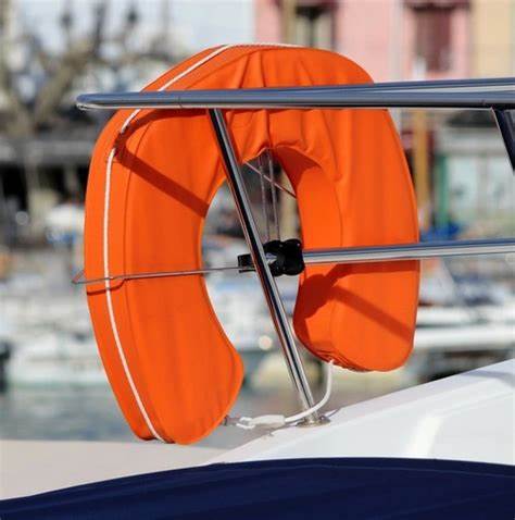 探讨大型语言模型产生"符号漂浮"与幻觉的成因,分析基于检索增强、多模态感知、证据链与可追溯性等多种落地方法,提出面向研发者、企业与内容创作者的操作建议,以降低错误信息、提升可信度并兼顾创造力与伦理风险管理。
