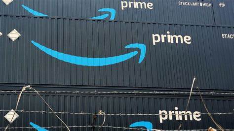 联邦贸易委员会(FTC)对亚马逊提出的创纪录25亿美元和解案不仅彰显了监管机构在保护消费者权益方面的强力行动,也揭示了科技巨头在订阅服务中存在的操控与欺瞒。深入分析该案的背景、罚款细节及对电商行业未来的深远影响。
