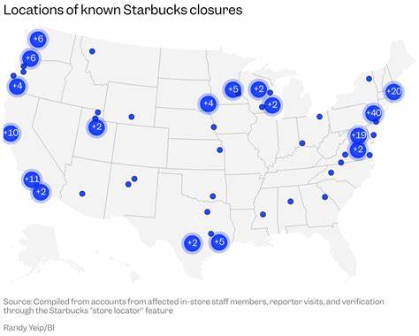 在星巴克宣布裁员与门店调整后,员工与消费者通过Reddit、Google表格和地图自发核实与记录受影响门店位置与状态,揭示企业沟通缺口、工会应对与地方经济连锁反应
