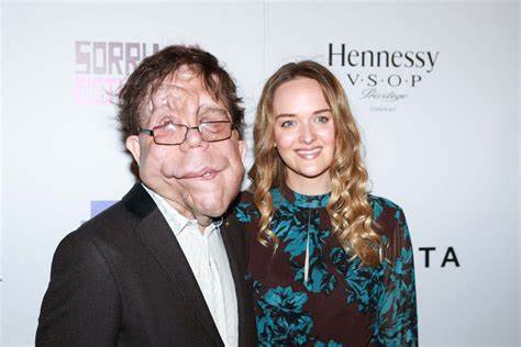 探讨Pearson作为全球教育领域的重要力量,如何通过创新技术和丰富资源推动学习变革,助力全球学习者实现个人与职业成长。文章深入介绍了Pearson的服务体系、数字化转型及其在教育行业中的独特优势。
