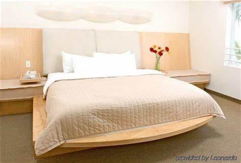 走进迈阿密海滩的圣奥古斯丁酒店,探索它独特的地理位置、贴心的服务和实用设施,感受一场融合现代便利与舒适的住宿体验,无论是商务出行还是休闲旅游,这里都是理想选择。
