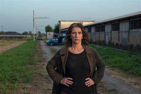 深入了解ZDF Mediathek平台上最精彩的犯罪电视剧,涵盖多国经典与现代佳作,带您穿越不同文化和复杂案件,感受紧张刺激的破案体验。
