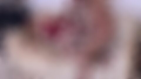 探讨成熟女性色情影片在现代网络平台上的流行原因、用户偏好及内容趋势,分析这种类型作品对成人娱乐产业的影响和未来发展方向。
