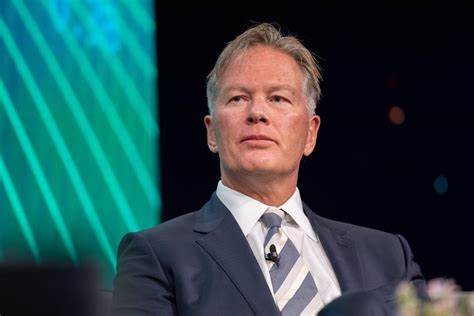 潘特拉资本与夏资本联合筹集12.5亿美元,推动神经科技公司Helius Medical Technologies转型为专注于Solana的数字资产财政公司,揭示了数字资产管理新趋势及其在加密领域的重要影响。
