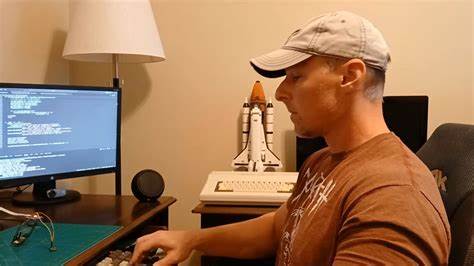 心率测量作为健康监控的重要指标,近年来结合无线通信技术的发展,逐渐实现了非接触式测量的新突破。利用WiFi信号波动来捕捉人体脉搏变化,成为DIY爱好者和研究人员探索的热点方向,展示了智能设备在健康领域的无限潜力。
