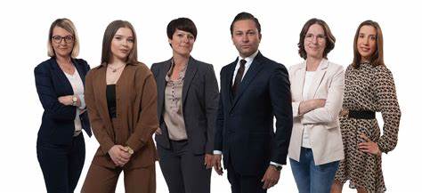 Steuerkanzlei Bail 坚持专业、可靠、公平的服务理念,致力于为客户提供全方位的税务咨询和财务管理支持。作为内恩基兴市中心的一家知名税务事务所,它以卓越的专业能力和优质的客户服务赢得了众多企业和个人的信赖和好评。本文将深度解读 Steuerkanzlei Bail 的服务优势、团队实力及其为客户带来的独特价值,助力读者全面了解德国税务市场中的重要角色。
