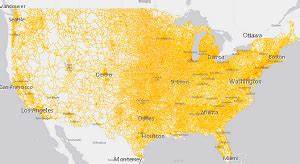 点噪声作为一种高效且低成本的噪声生成技术,正在逐渐成为计算机图形学中生成自然纹理和复杂视觉效果的创新选择。本文深入探讨点噪声的原理、特点、实现方法及其在云层、水体、地形和程序化纹理中的广泛应用,帮助开发者理解和掌握这一前沿技术。
